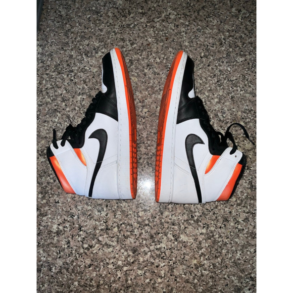 Jordan 1 Retro High Electro Orange Size 12 - Picture 7 of 8